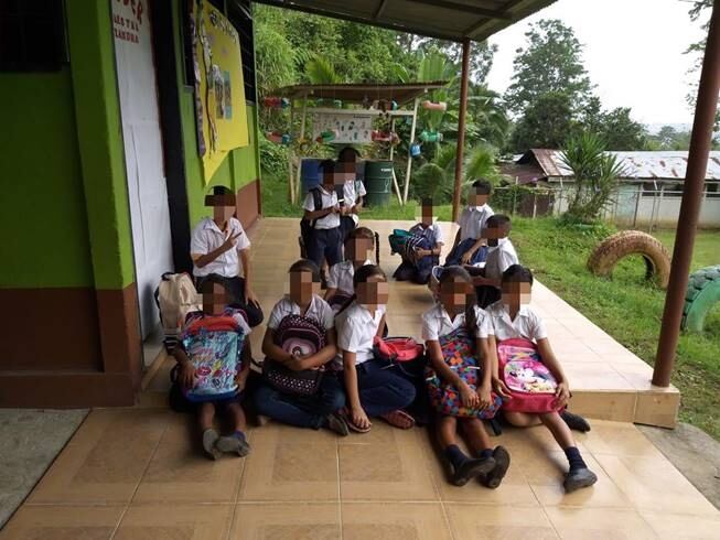 Fiscalía de Limón recolectó donaciones equivalentes a ¢9,7 millones para niños y vijeitos de la zona. Foto Ministerio Público.