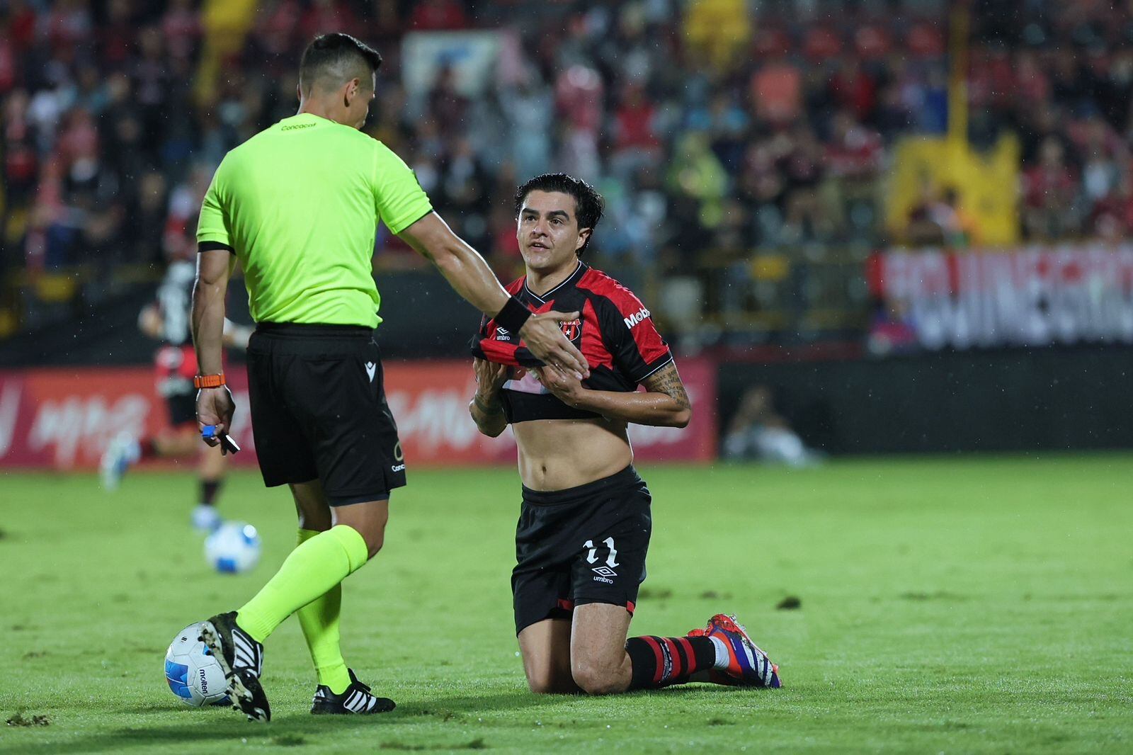 30/10/2024/ Juego entre Liga Deportiva Alajuelense vs Antigua durante la Central American Cup en el estadio Alejandro Morera Soto.