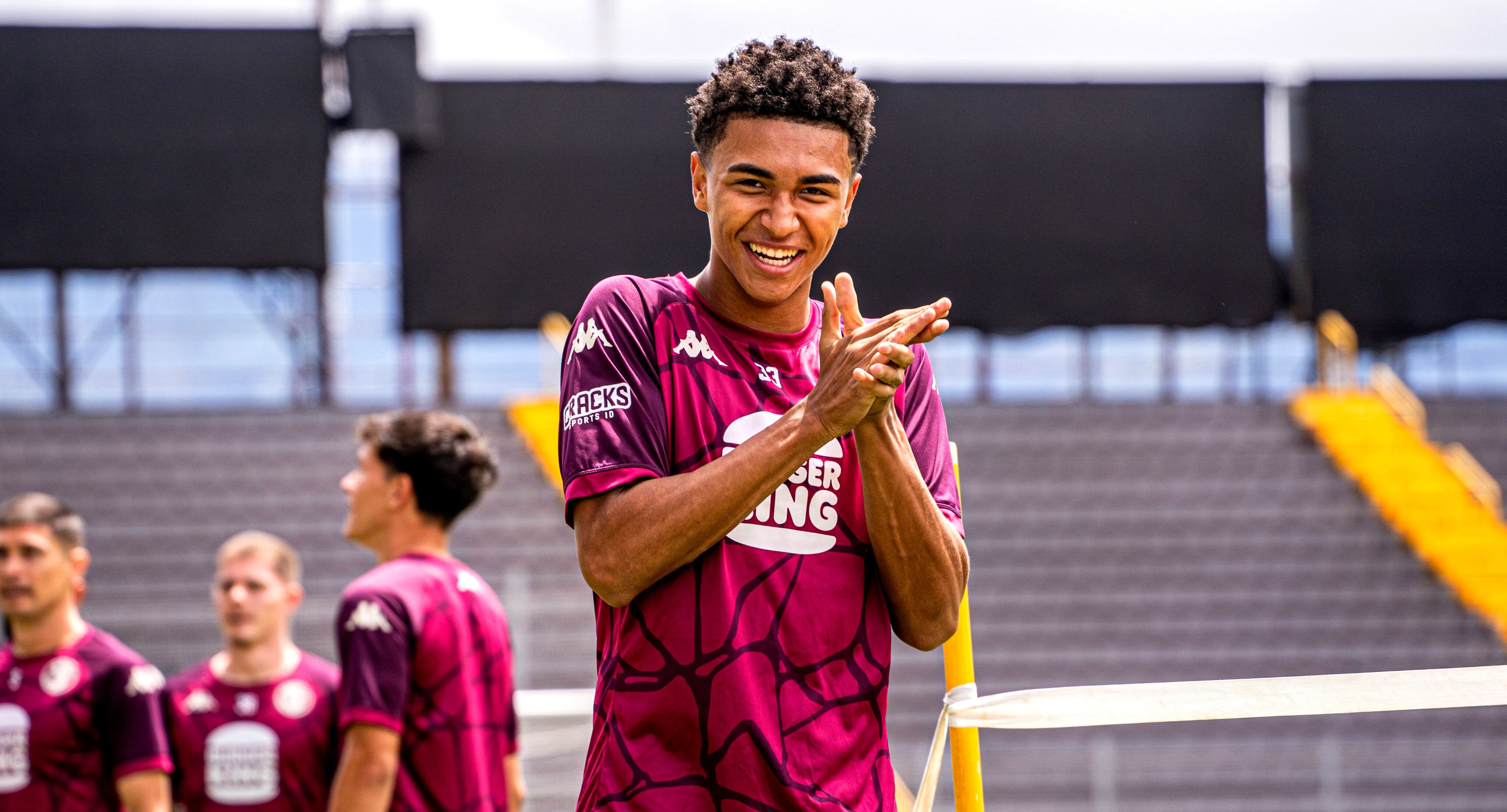 Kenay Myrie, lateral del Deportivo Saprissa