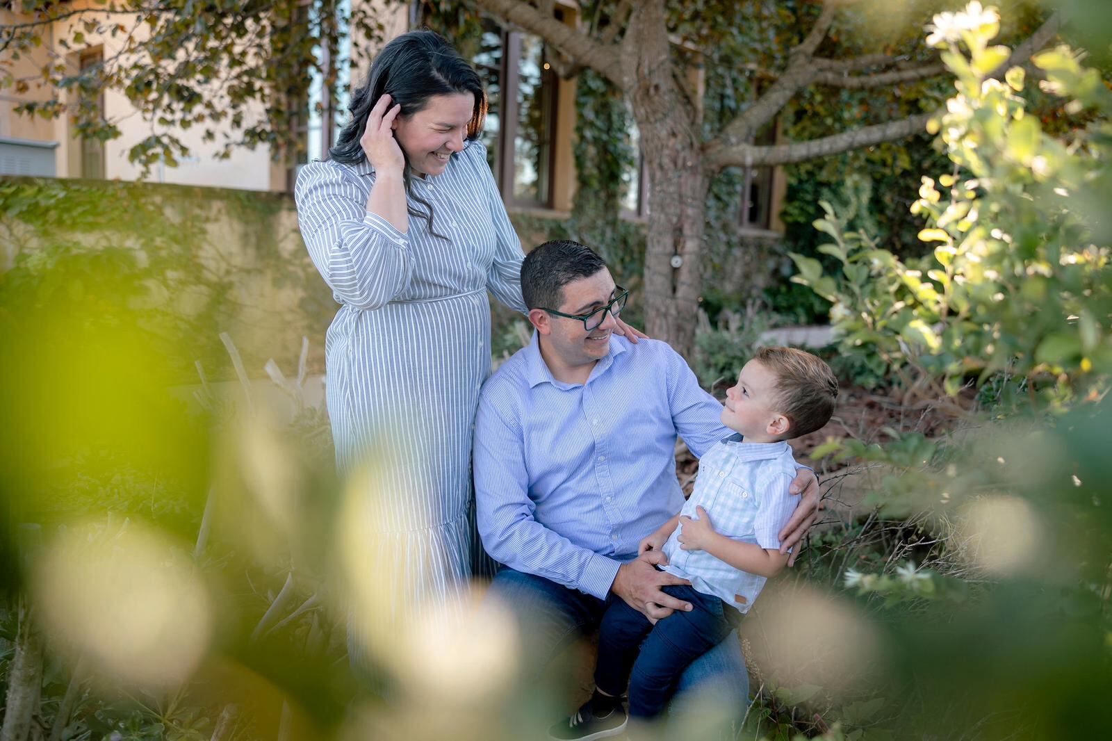 Elías Alvarado, su esposa Tania Mata y su hijo Saúl. Cortesía
