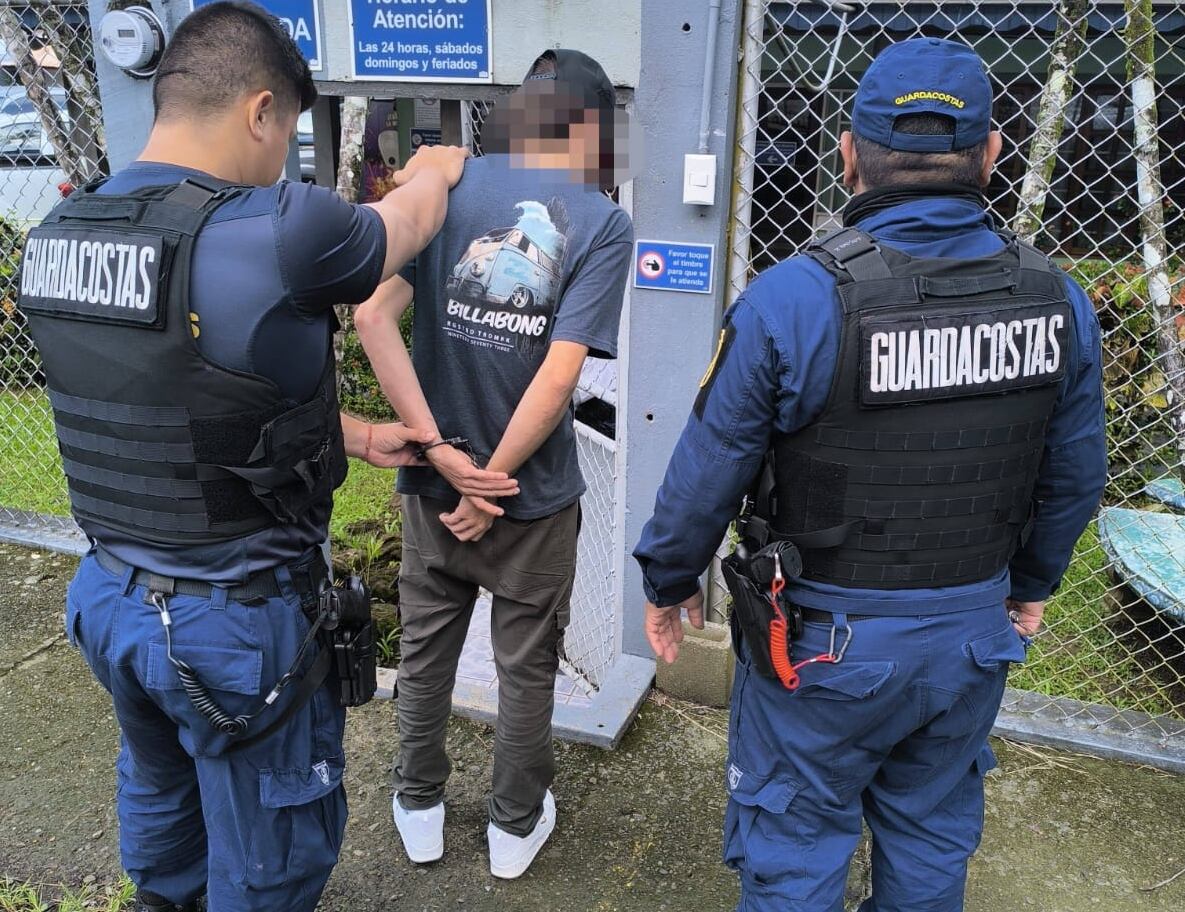 En un control de carreteras fue detenido un hombre que era buscado por abuso a menor de edad