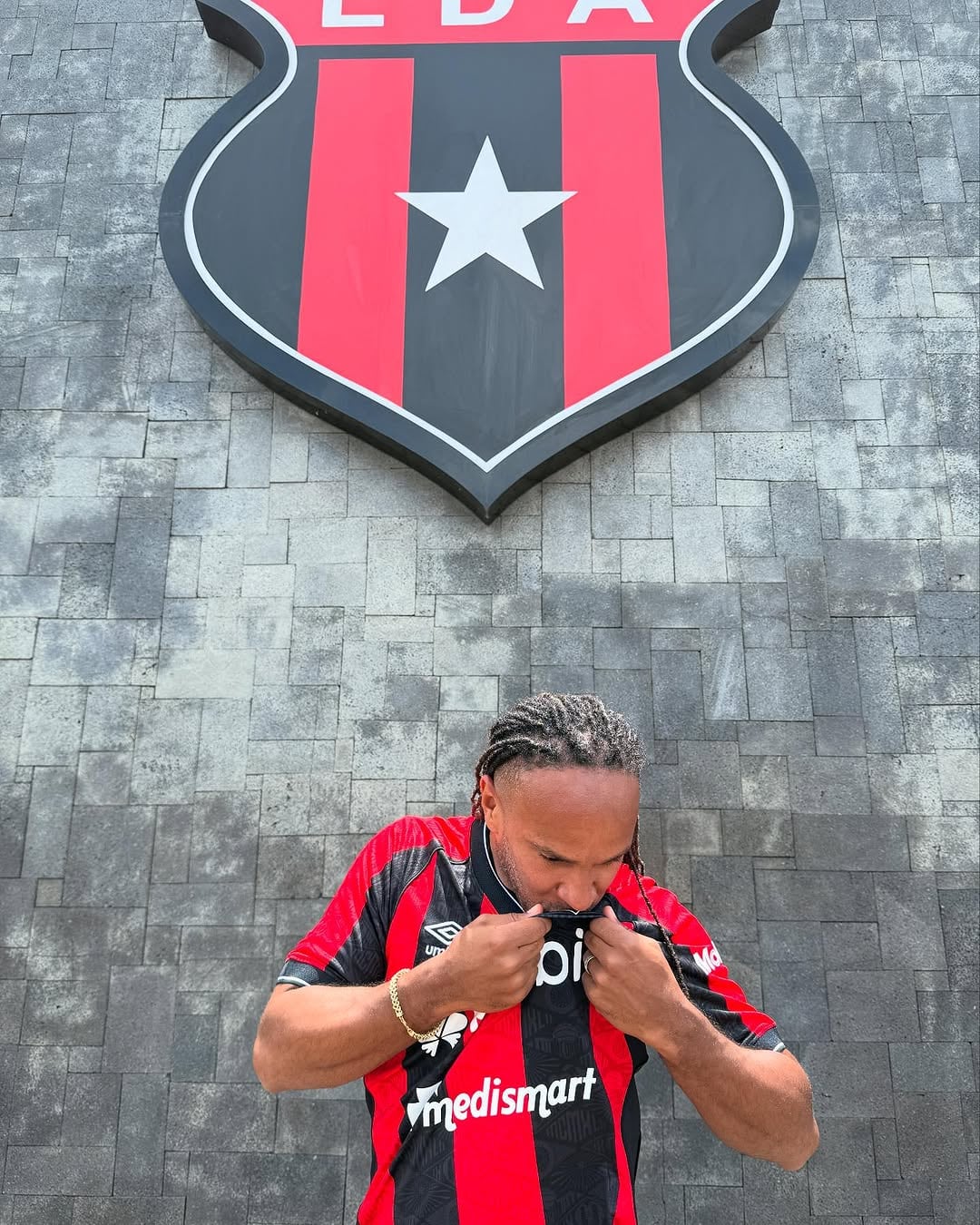 Jonathan McDonald causó sensaciones en los manudos al hacer algo inesperado.