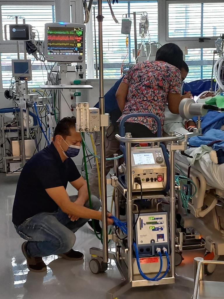 Equipo de última generación que es una de las terapias más modernas para oxigenar la sangre por membrana extracorpórea (ECMO por sus siglas en inglés).