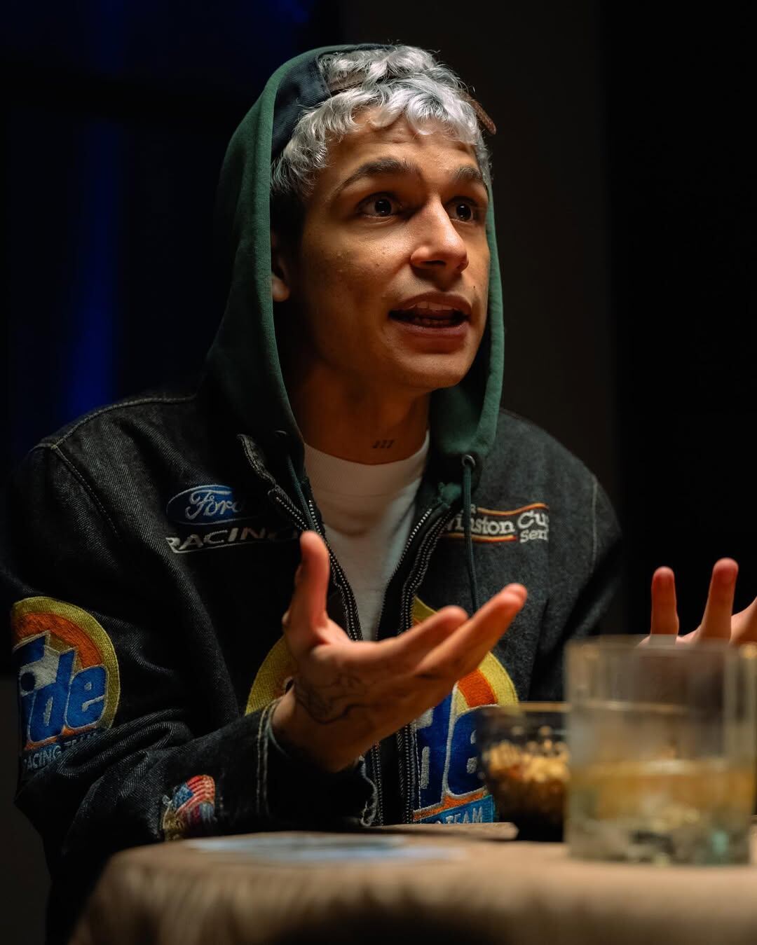 El cantante costarricense Kavvo se pronunció este jueves luego de unas acusaciones contra él que circulan en redes que lo señalan por, supuestamente, embarazar a una joven guanacasteca y no querer hacerse responsable.