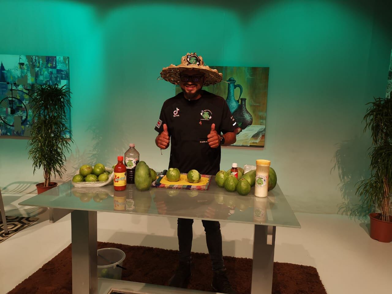 Guayabas micheladas un negocito de perseverancia en San José