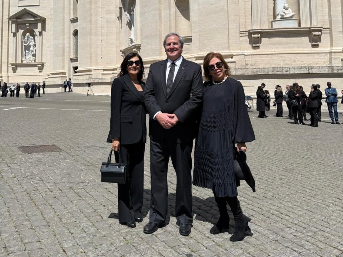 Don Francisco Zamora, embajador de Costa Rica en el Vaticano, asisitó al funeral del papa Francisco.