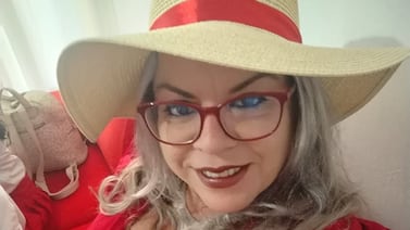 Misterio rodea el hallazgo del cuerpo de la directora de una escuela dentro de su casa