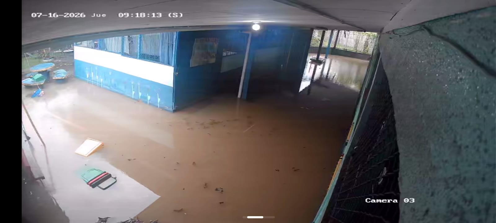 Inundación en escuela La Colina