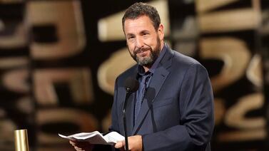 Adam Sandler se volvió tendencia mundial por la particular vestimenta que llevó a los Óscar
