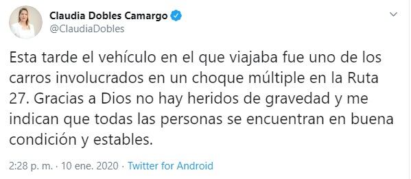 Claudia Dobles usó su cuenta de Twitter para dar a concoer el accidente. Captura de pantalla.