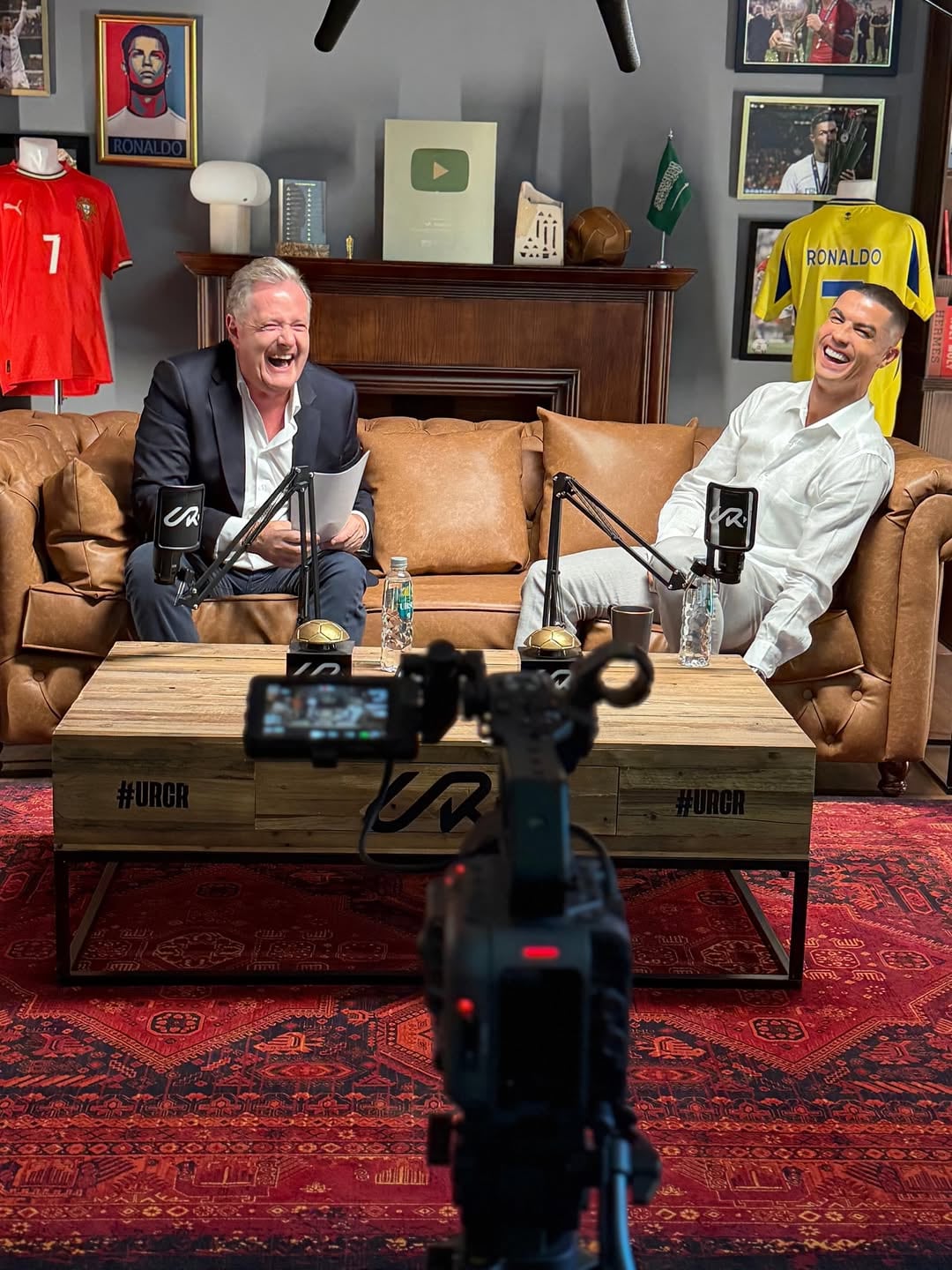 Cristiano Ronaldo dio una íntima al periodista Piers Morgan.