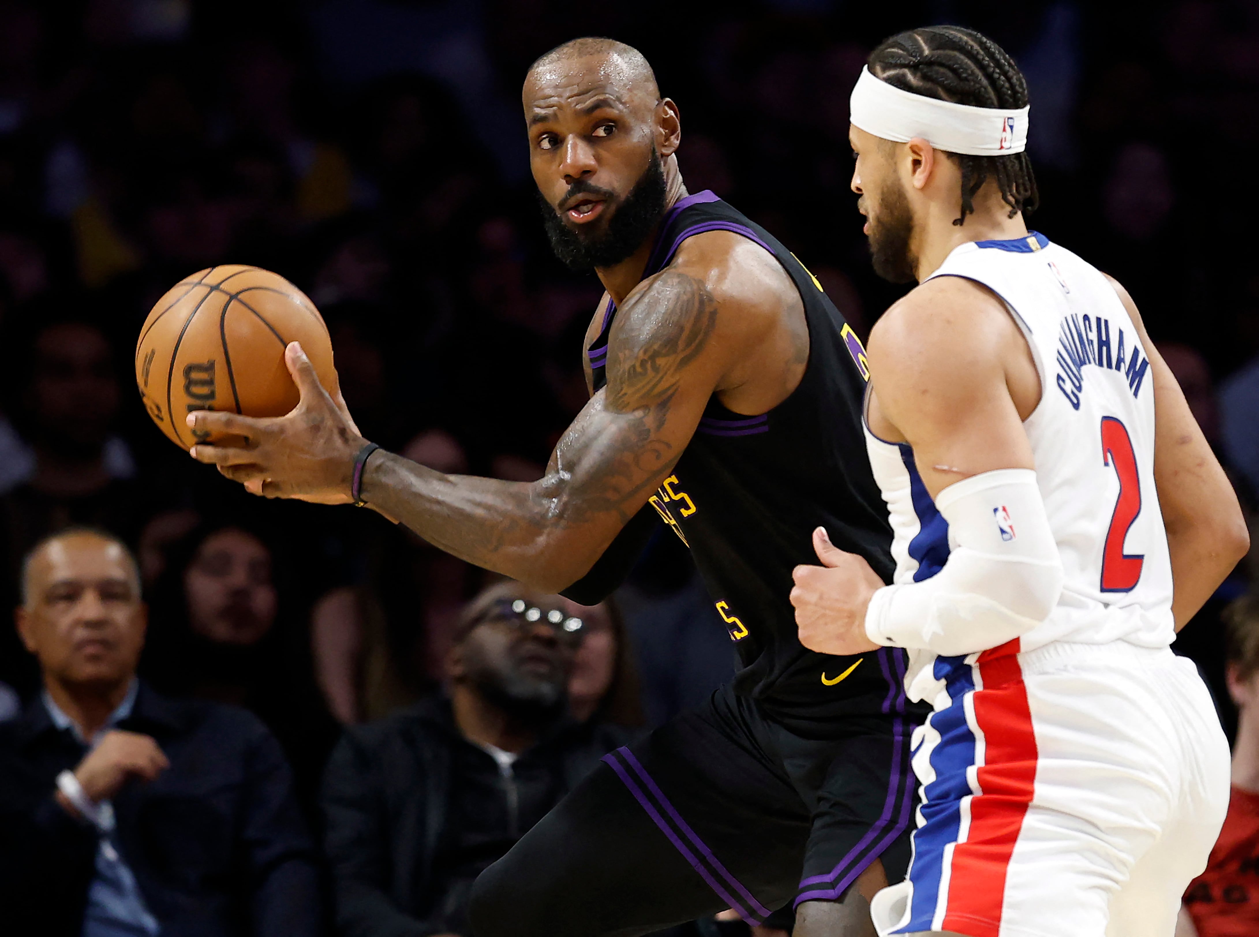 Lebron James se convirtió en el jugador con más partidos en la NBA. Foto: Getty Images via AFP.
