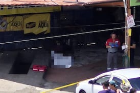 Mujer asesinada en lubricentro y hombre baleado en lavacar en Aserrí serían familiares