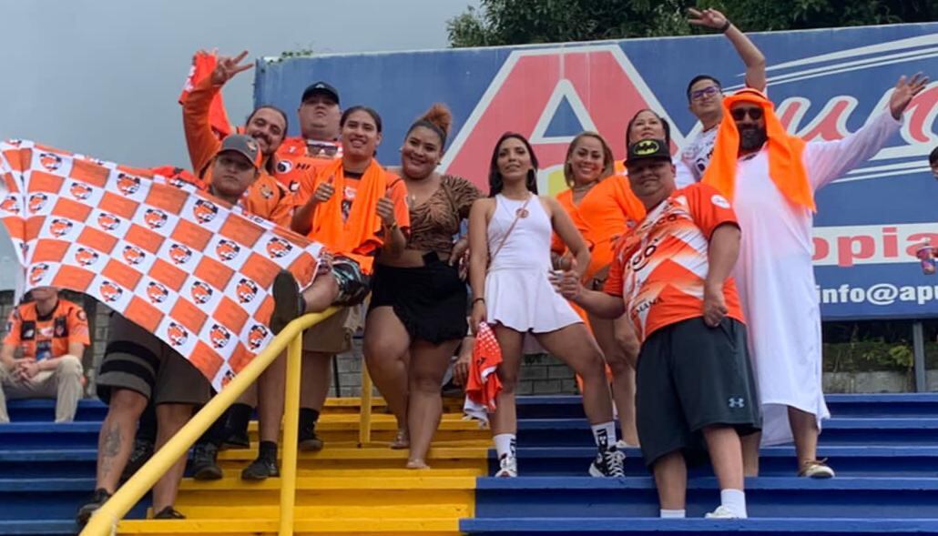 Vladimir Álvarez, el árabe, barra porteña,