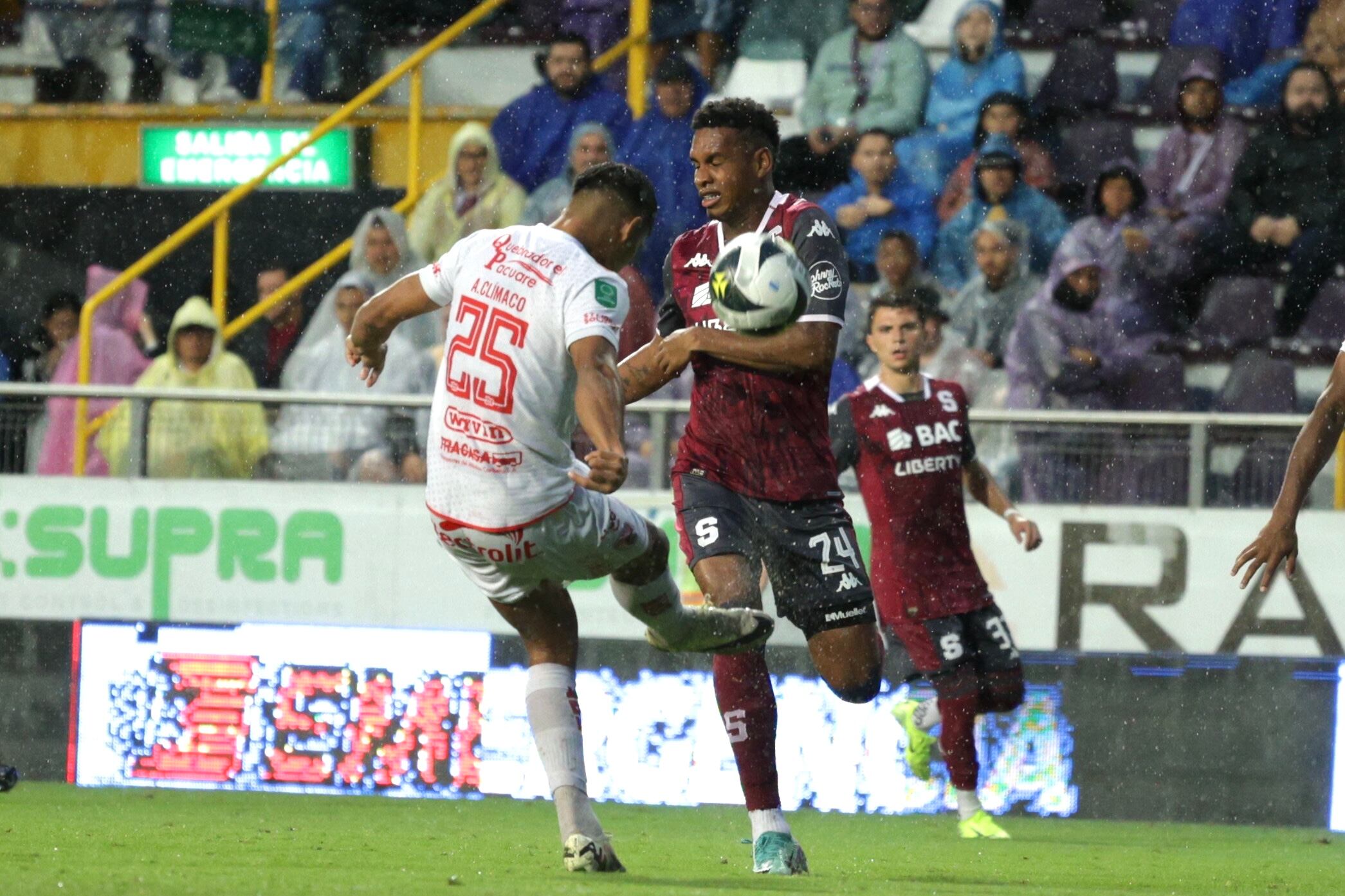 10/11/0224, San José, Estadio Ricardo Saprissa, partido de la jornada 20 del torneo de apertura 2024 entre el Deportivo Saprissa y el Santos de Guapiles.