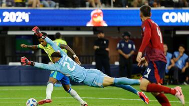 Periodista panameño le sigue los pasos a David Faitelson y le baja el piso a Costa Rica