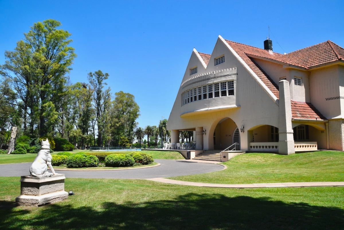 El exclusivo barrio Kentucky es el lugar adonde vivirá Keylor Navas y será vecino de Lionel Messi. Foto: Tomada de La Nación Argentina