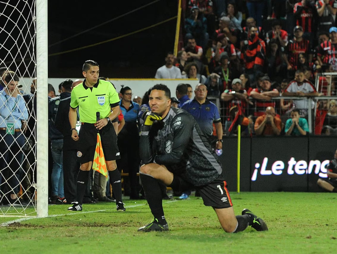 Esteban Alvarado fue protagonista en la final entre Herediano y Alajuelense