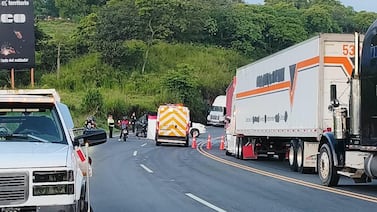 Cierre en la ruta 27 podría extenderse por hora y media más y hay 8 kilómetros de presa