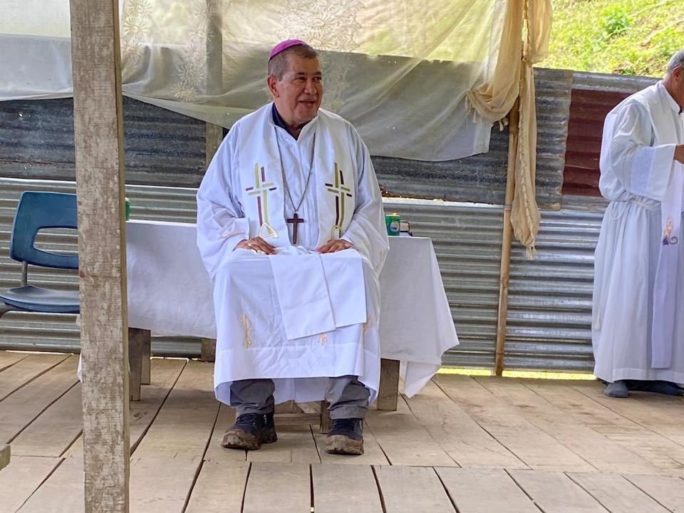 La Conferencia Episcopal de Costa Rica informó que el monseñor muestra una evolución favorable tras sufrir un infarto el sábado.