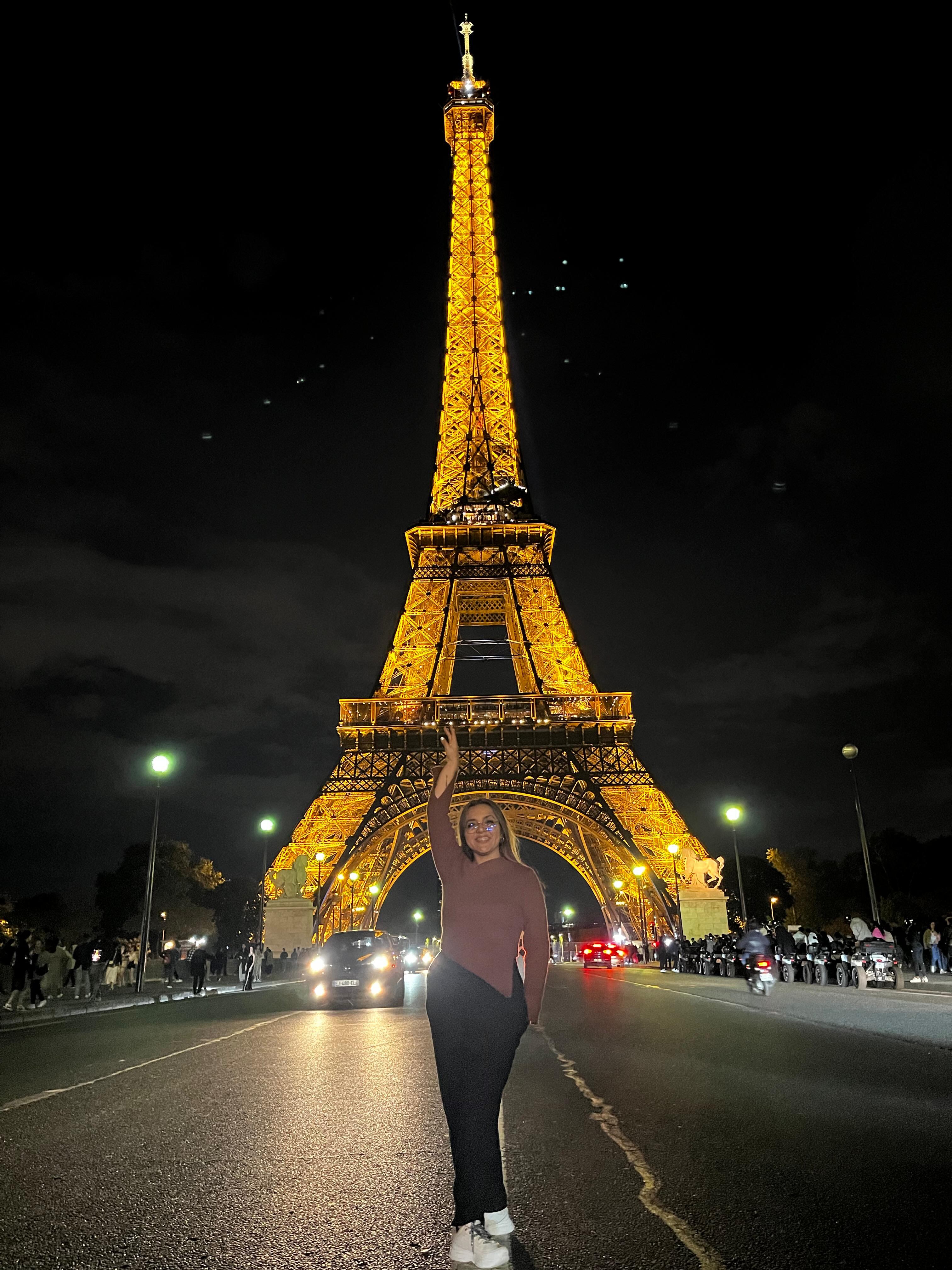 Anna Solano es una tiktoker que le encanta bailar por el mundo y nos comparte sus vivencias.