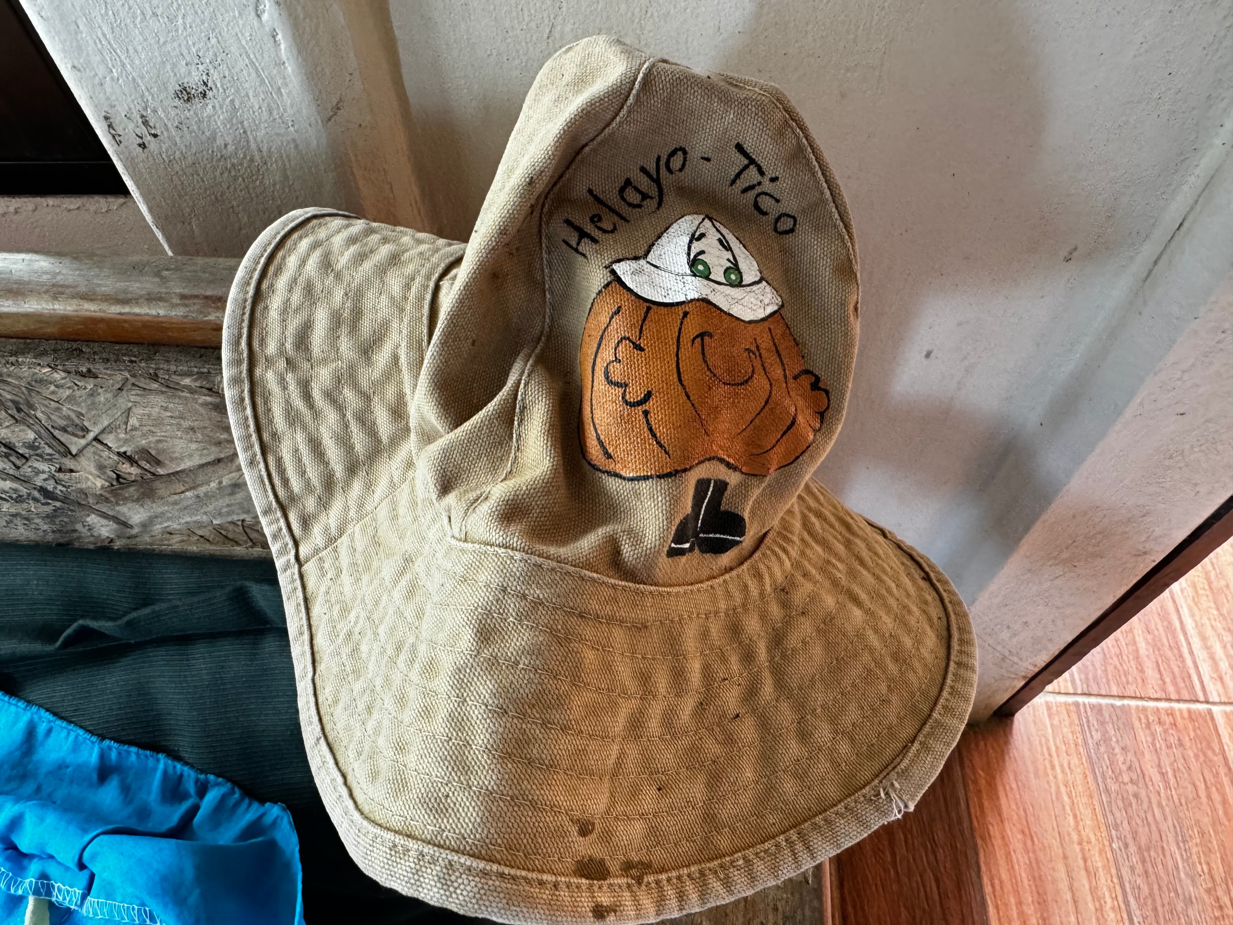 Tienen hasta un chonete decorado con el logo de su negocio.