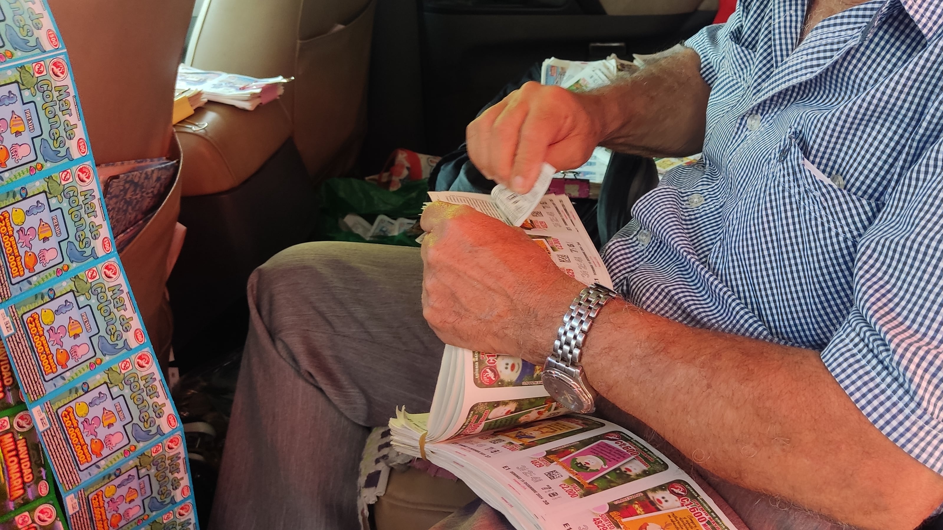 Carlos Sibaja Vendedor de la Suerte lotería navideña Ciudad Quesada 21 de noviembre del 2024