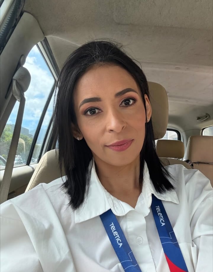 नतालिया लिझानो, टेलिका आणि तिच्या कुटुंबातील पत्रकार.