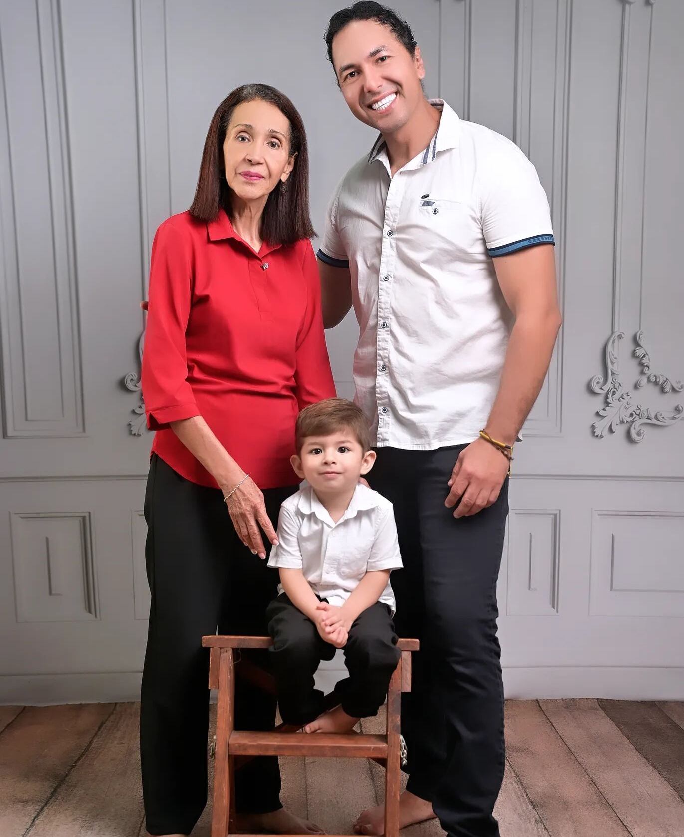 Gregory Cabrera y su mamá doña  Stella Cabrera.