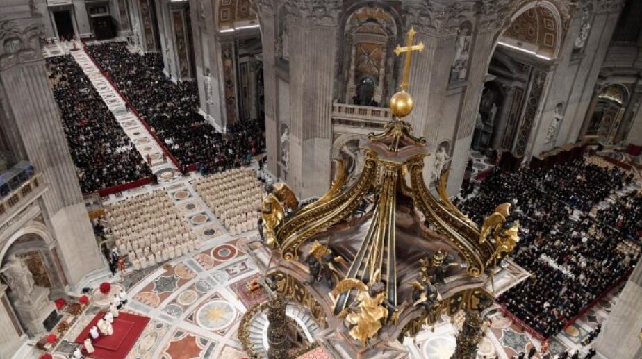 El Papa Francisco presidió la misa de Nochebuena, en la Basílica de San Pedro. Vatican News.