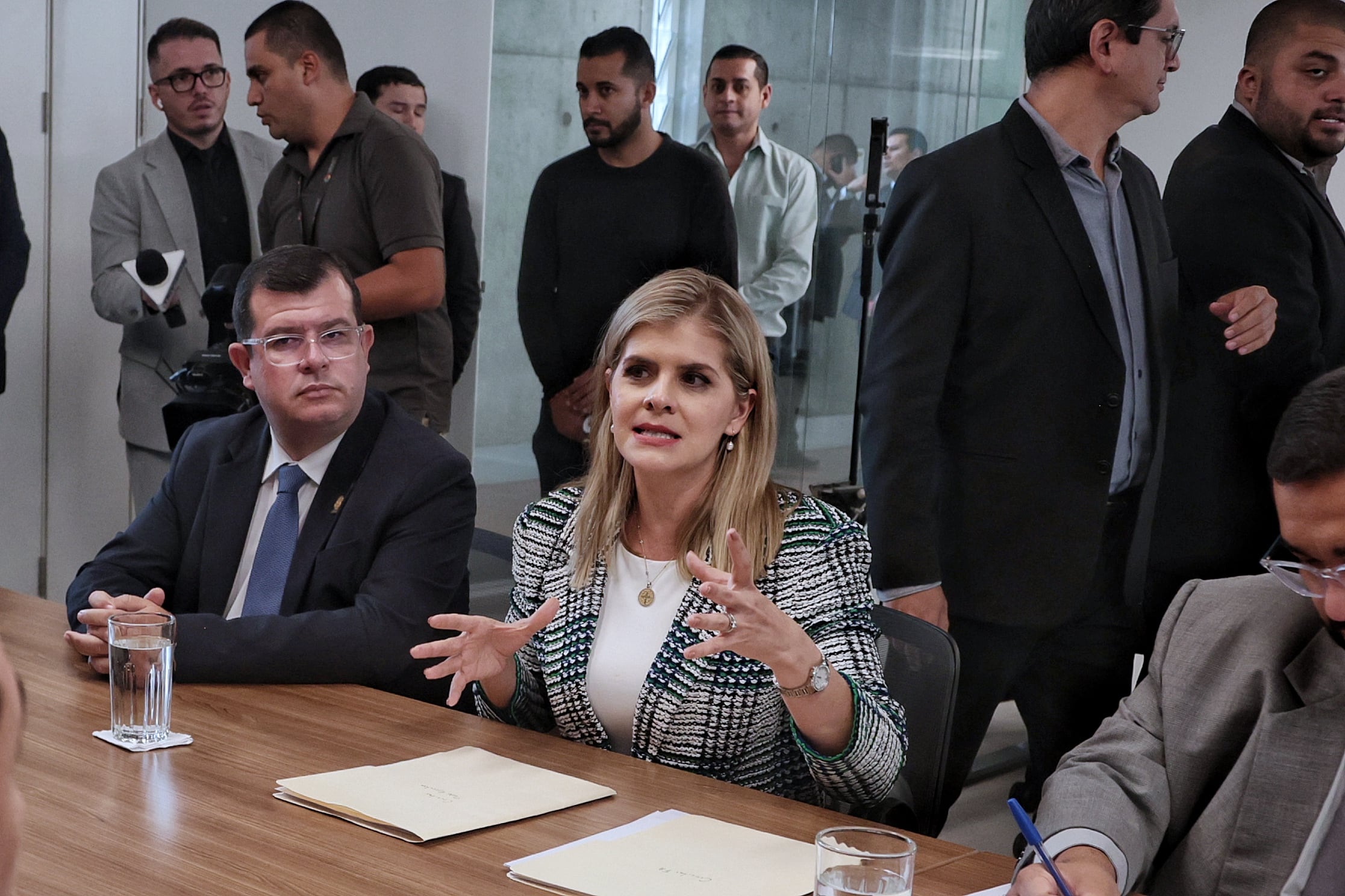 Reunión Laura Fernández con diputados del Frente Amplio / Foto John Durán