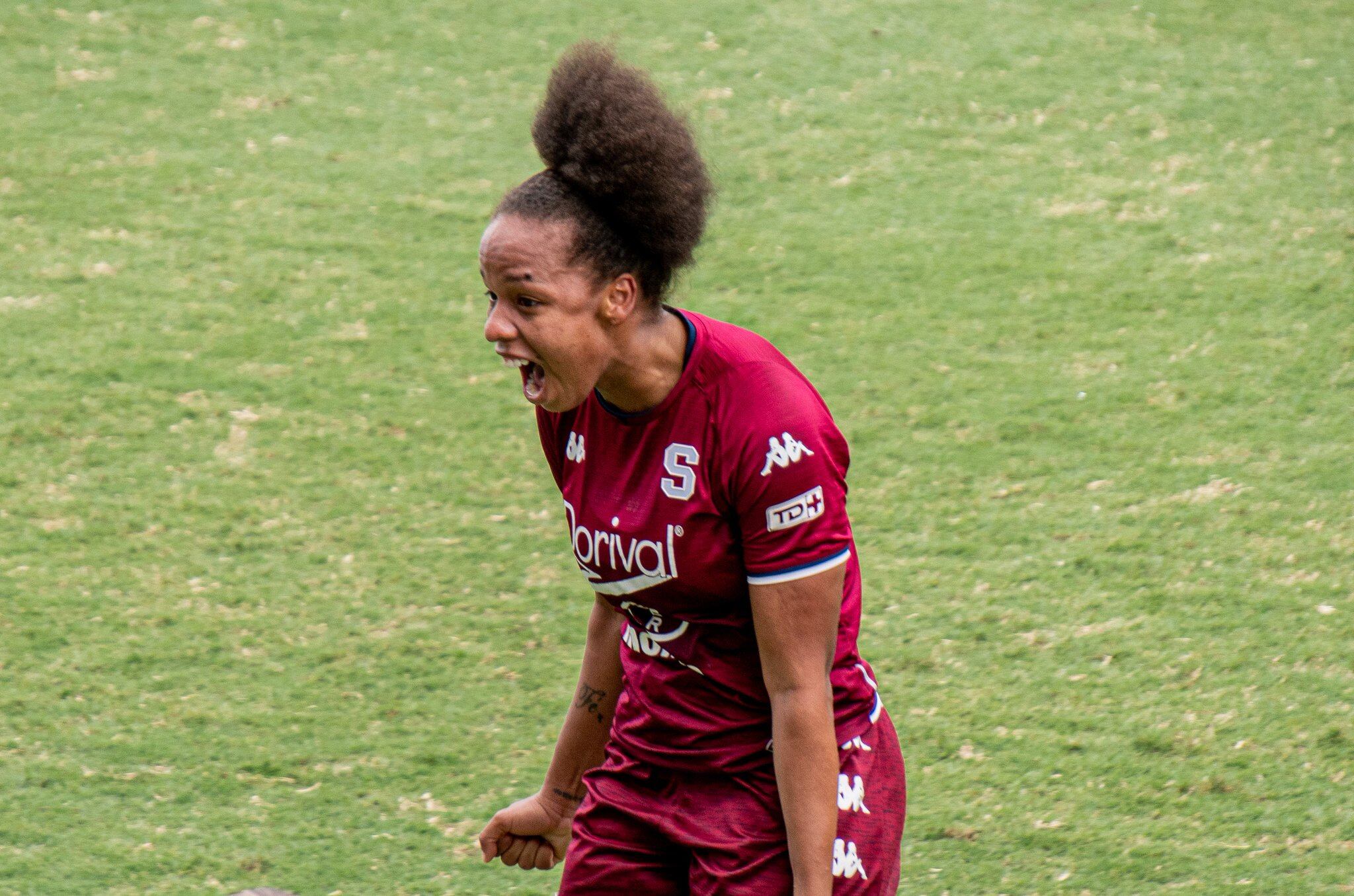 La panameña Yomira Pinzón renovó con el Deportivo Saprissa. Prensa SAP.