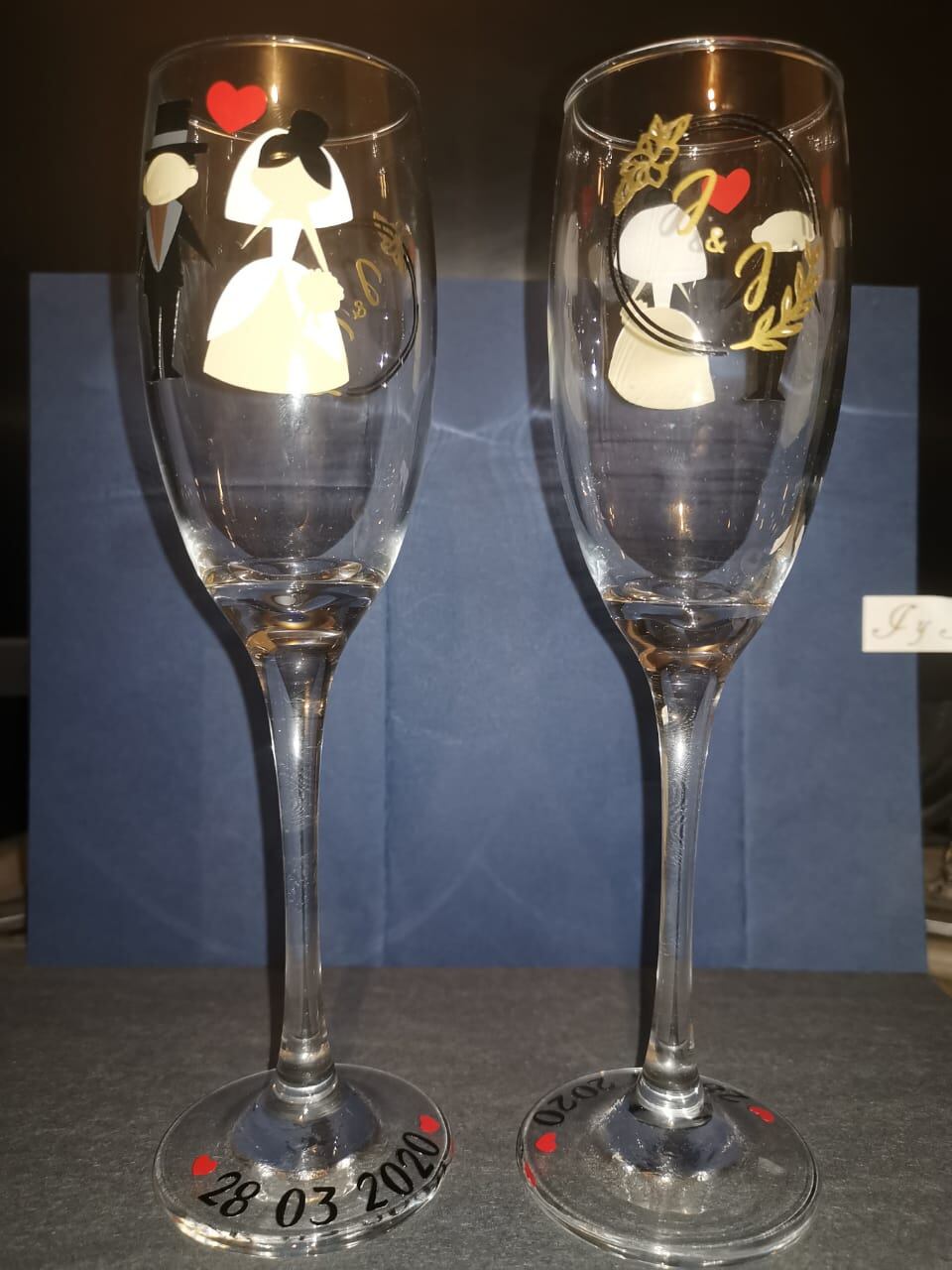 Jendry Quesada Ulloa se iba a casar con José Andrés Obando Díaz el 28 de marzo pero el coronavirus se paseó en la boda. En la foto los acompañan sus hijos, Aidan Julián, de 9 años, Diana Yariela, de 12 años (sueta azul) y Reichel Naomy, de 10 años.