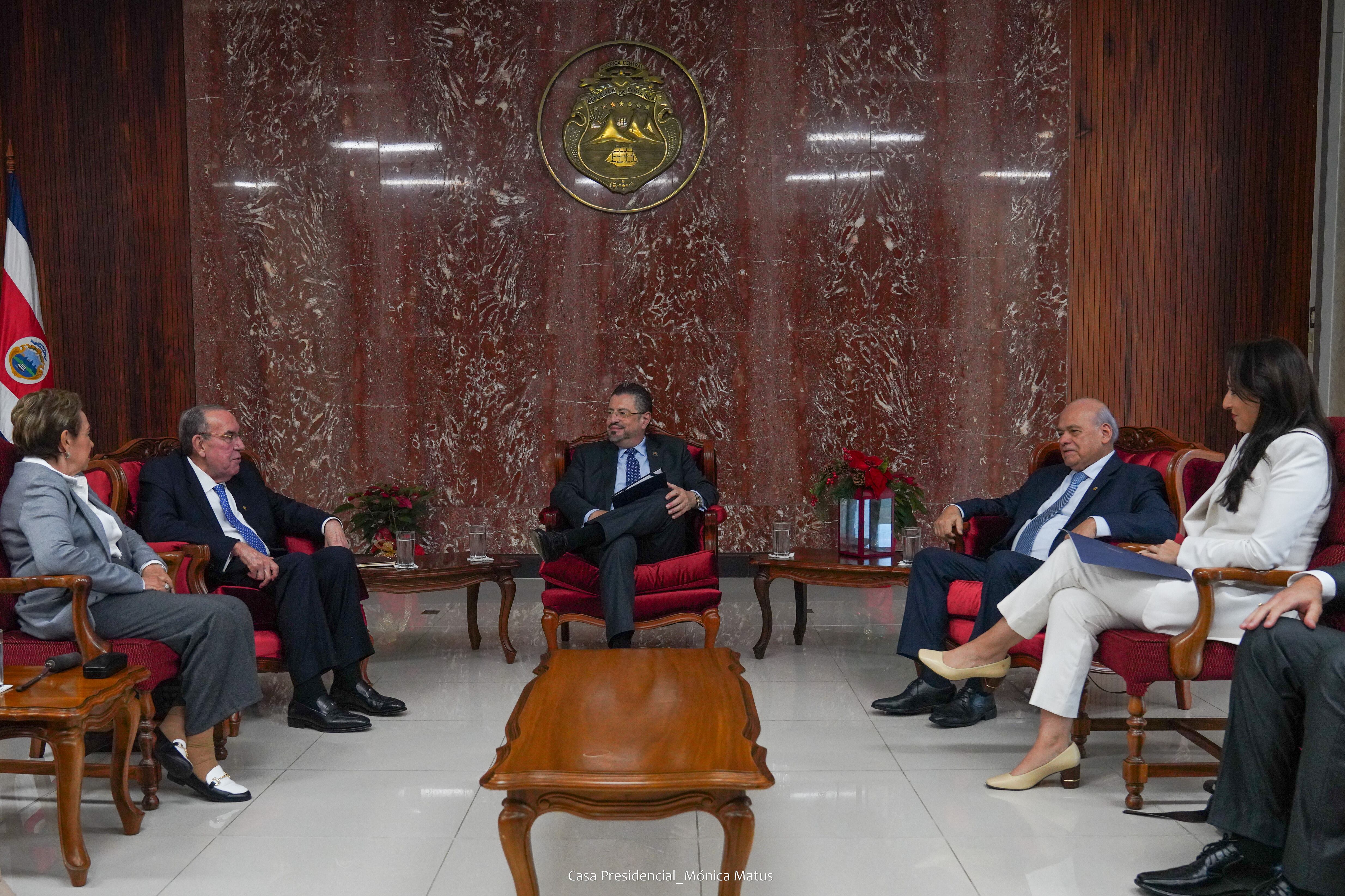 Los presidentes de los supremos poderes acordaron darle prioridad a proyectos de ley sobre sicariato y narcotráfico, para combatir la inseguridad.