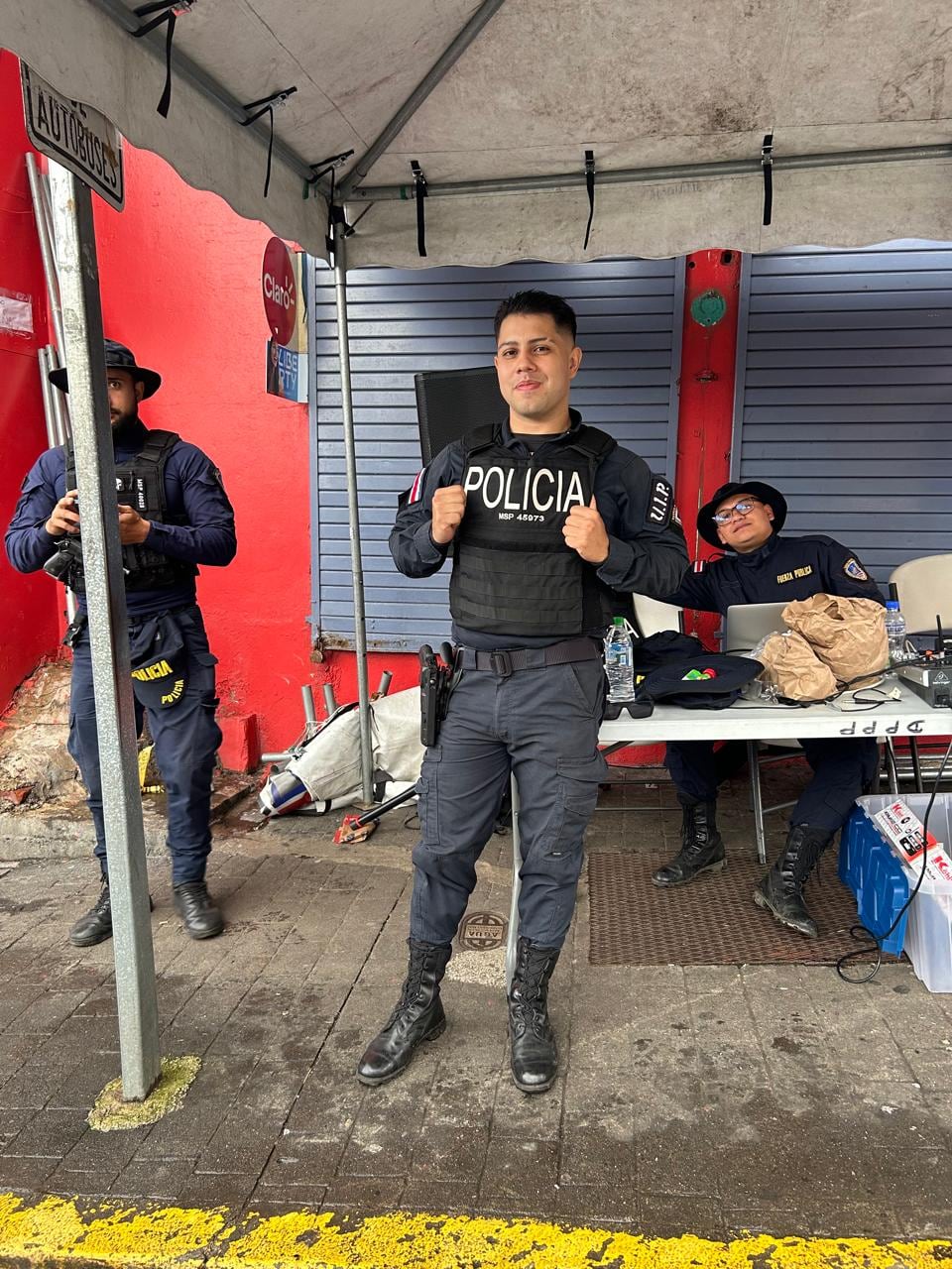 Jordan Blanco, el policía que canta la canción Policía Policía, perdió a su esposa en un accidente de tránsito