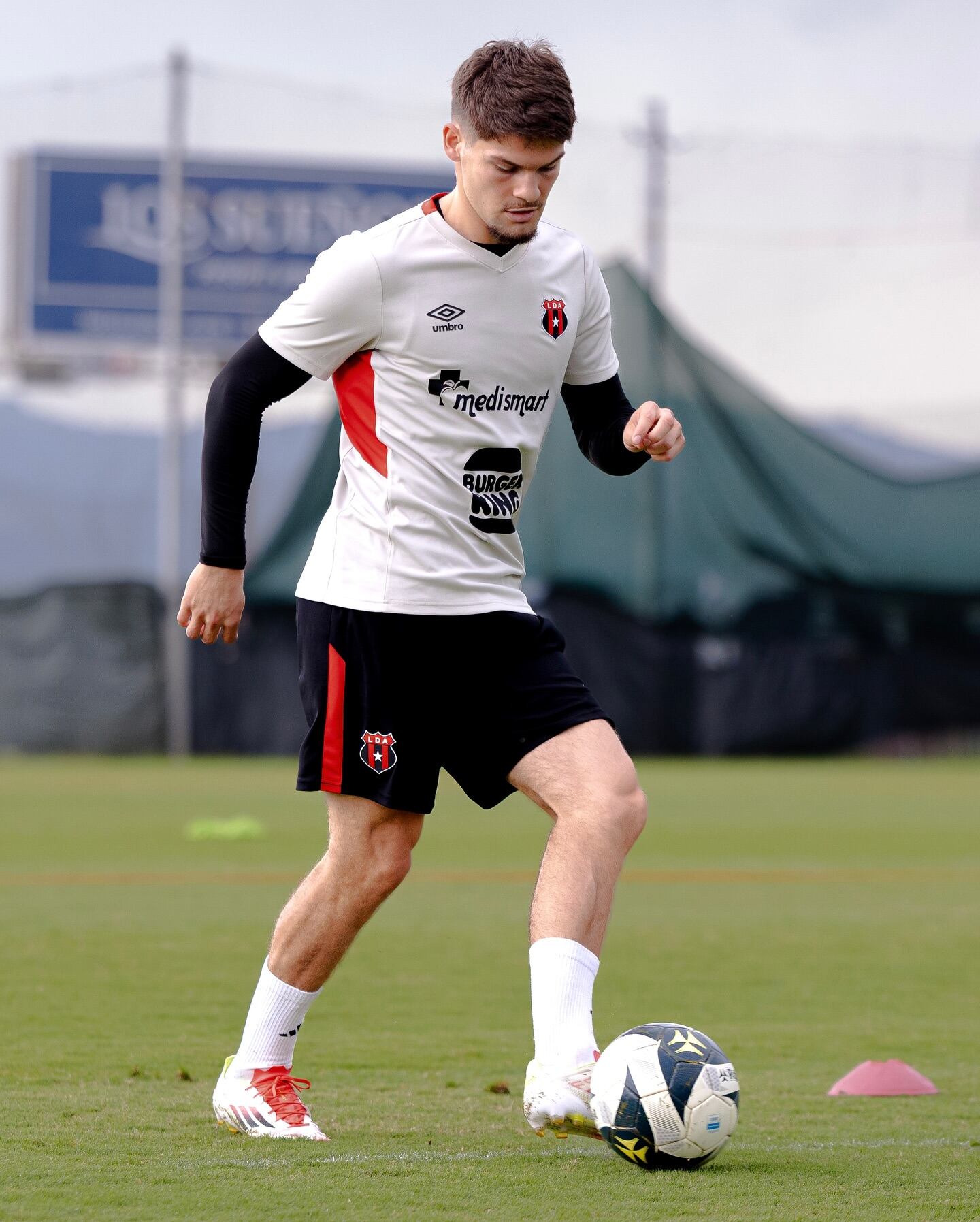 Elián Quesada se incorporó hace una semana a Liga Deportiva Alajuelense.
