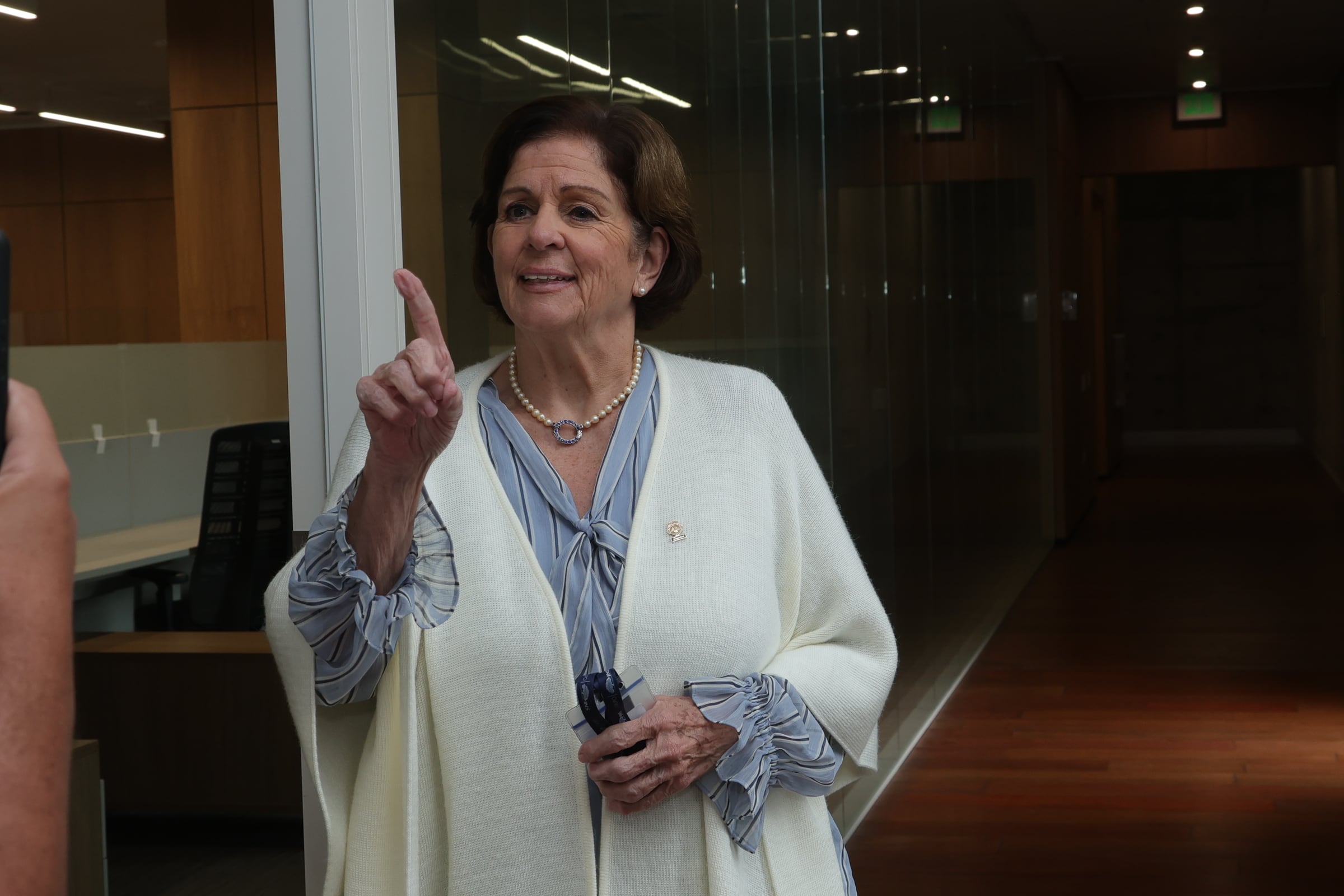 23/06/2025/ Pilar Cisneros reacciona a acusación de fiscalía general por presunta estructura paralela de financiamiento en la campaña de Rodrigo Chávez.El diputado Waldo Agüero rechazó referirse a la acusación / Foto John Durán