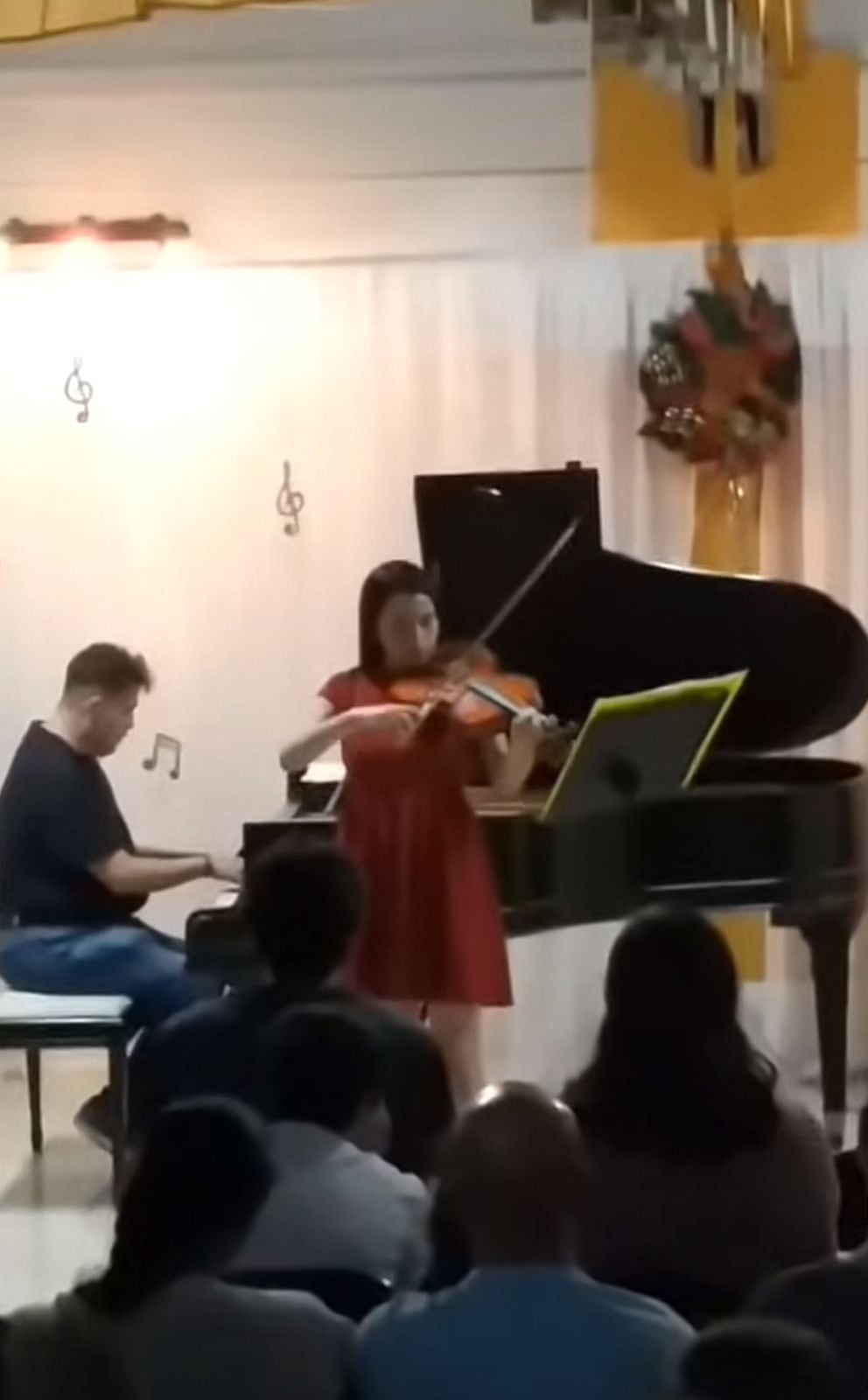 Tamara Centeno Murillo, de 20 años, amaba la música, incluso sabía tocar el violín, también tenía conocimiento del idioma inglés y soñaba con convertirse en docente. Foto: Tomada de redes sociales