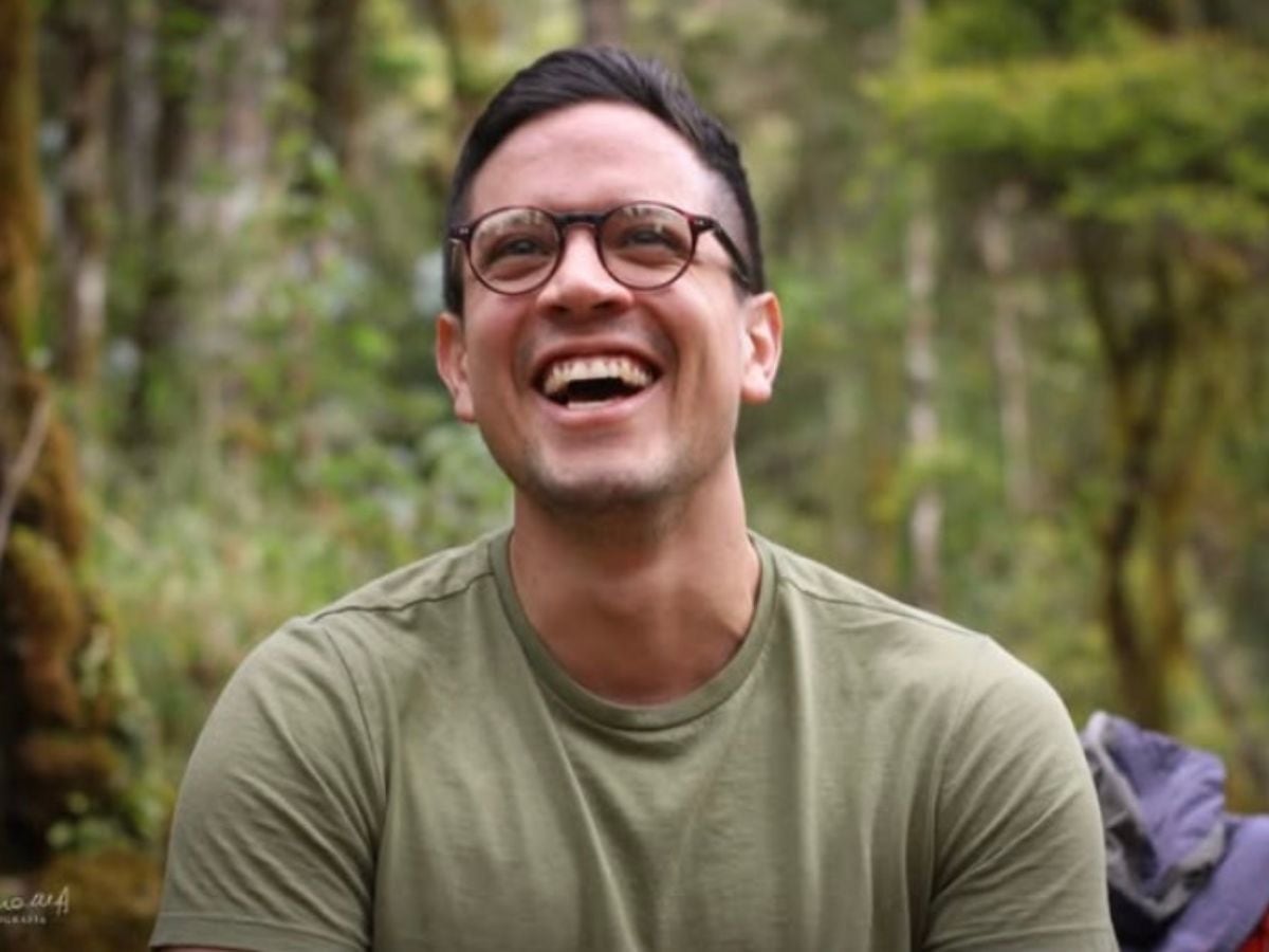 Juan siente una importante responsabilidad con el medio ambiente y quiere protegerlo a toda costa.