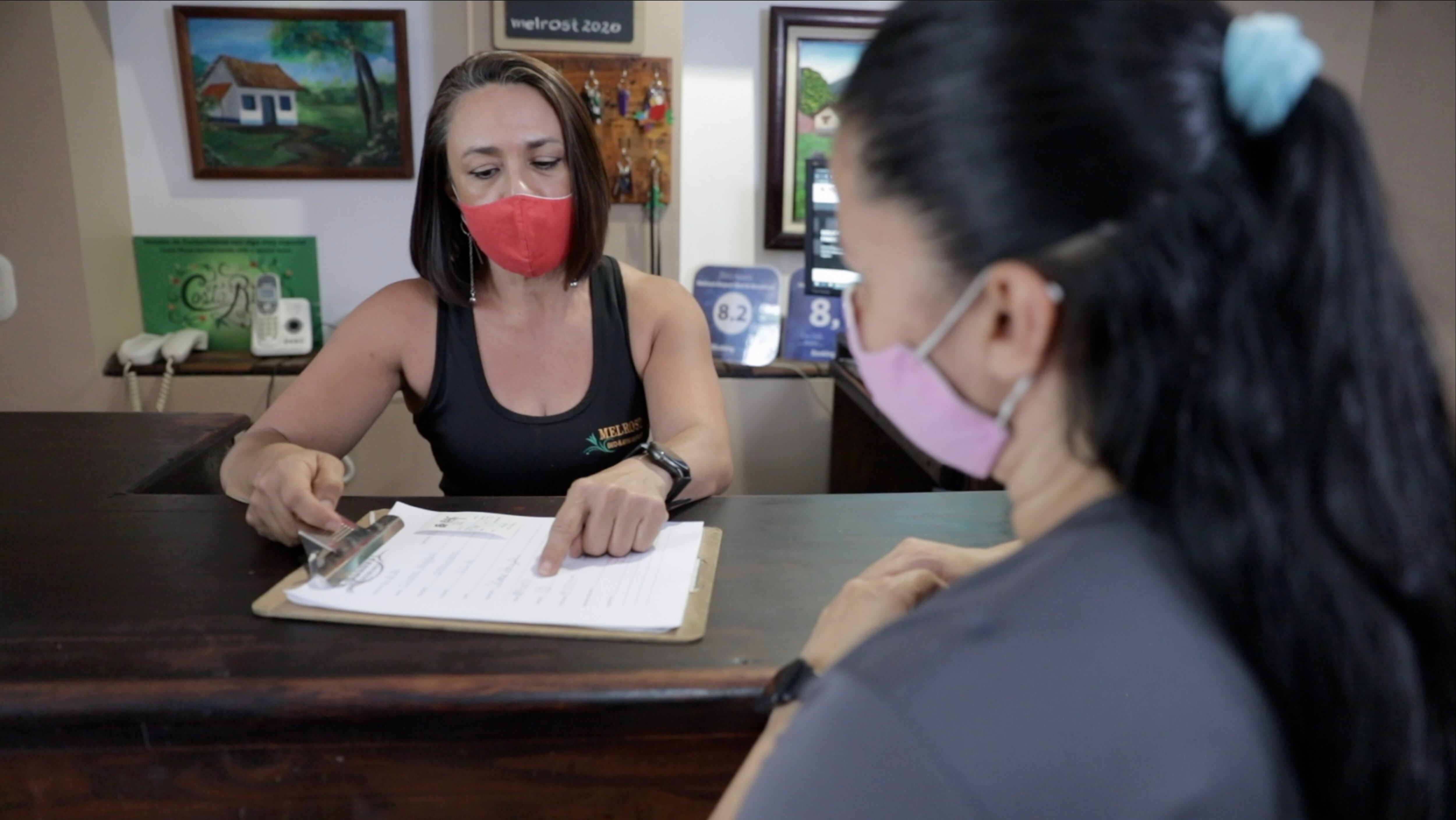 Doña Kattia Pacheco Dígeres tiene un hotelito en Alajuela, Melrost, y gracias a un nuevo acuerdo con el BAC-San José pudo bajar en 200 mil la cuota mensual por el préstamo que tiene