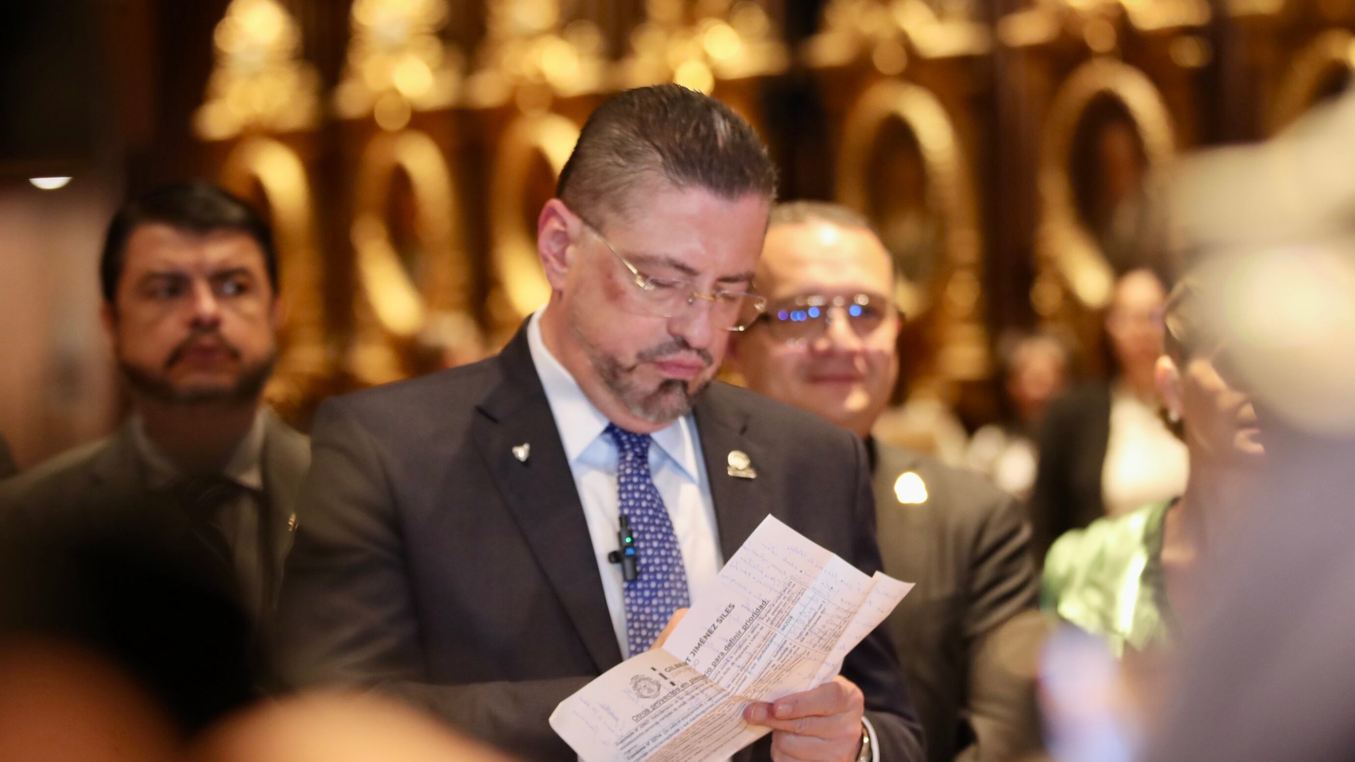 Reunión de supremos poderes para seguridad