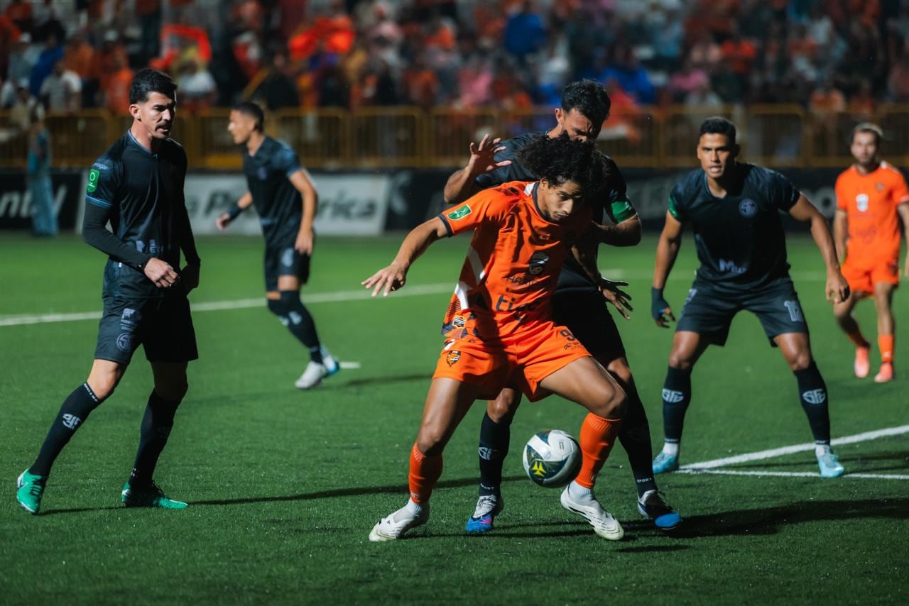 Sporting FC vs. Puntarenas FC
Torneo Clausura 2026
Renzo Carballo
Giancarlo González
21 de febrero del 2021
Fotografía: Puntarenas FC