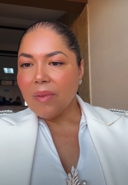 Doctora Jennifer Fallas previo a iniciar el juicio que la enfrenta con Maricruz Leiva.