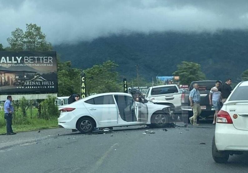 Hombre detenido en San Carlos por retención de mujer de 25 años.