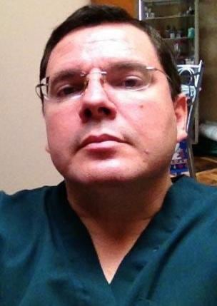 El ministerio de Salud, la Caja y el Mopt, aprovecharon el 4 de mayo, Día Mundial de la Guerra de las Galaxias, para mandar un mensaje de prevención usando personajes de esas películas. En la foto el doctor David Rodríguez Palomo.