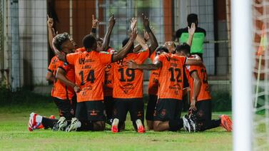 Puntarenas FC amarra a otro de sus baluartes