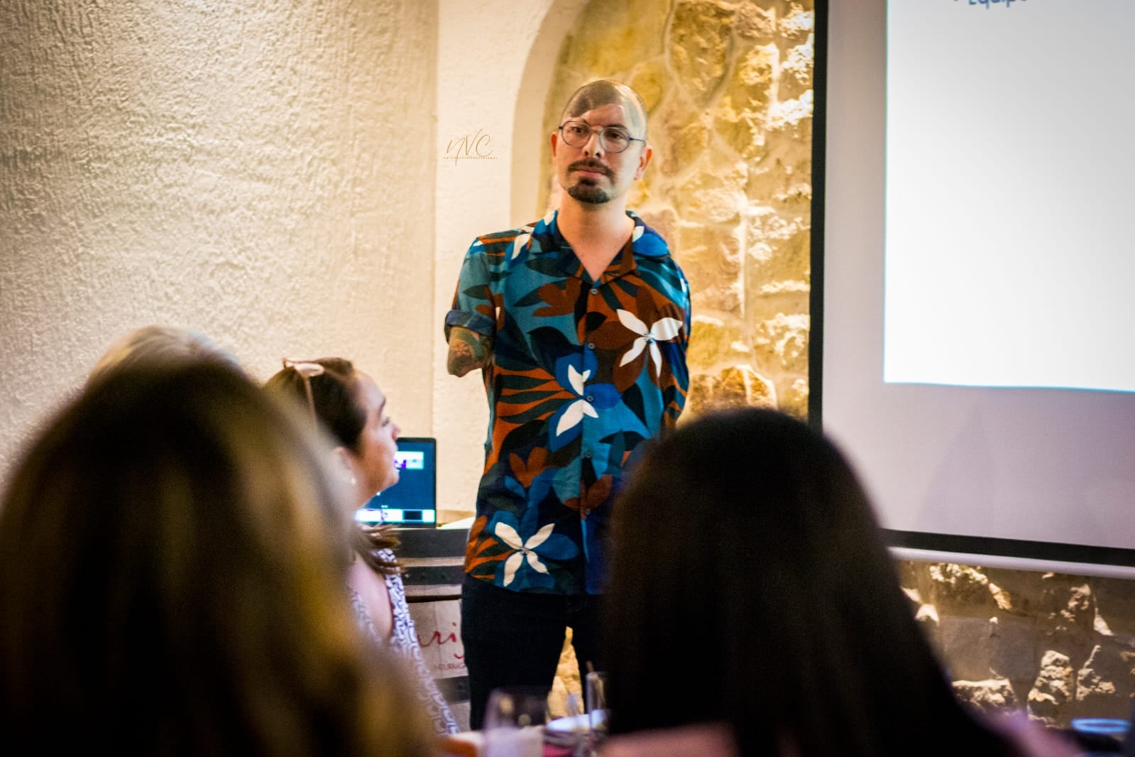 El motivador Alex Reyes está listo para iniciar el ascenso al Cerro Chirripó.
