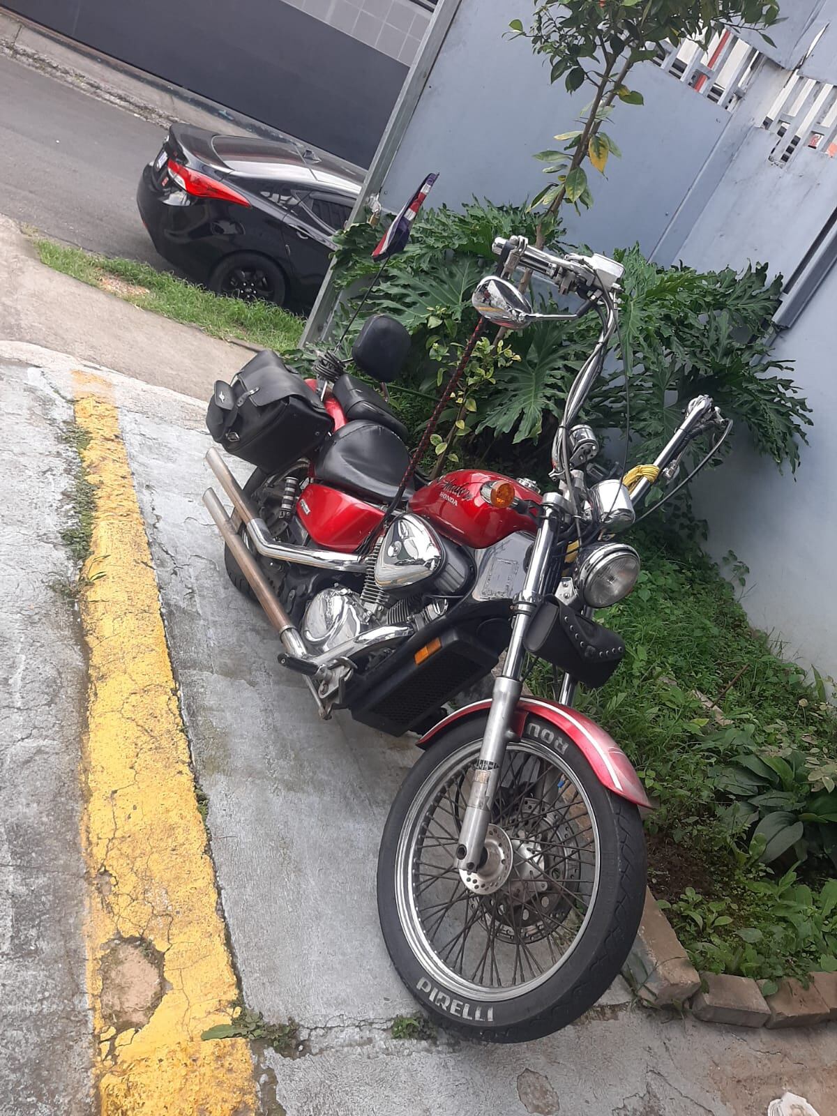 Ronny Arias disfruta mucho salir con su Honda Shadow 600. Foto: Cortesía.