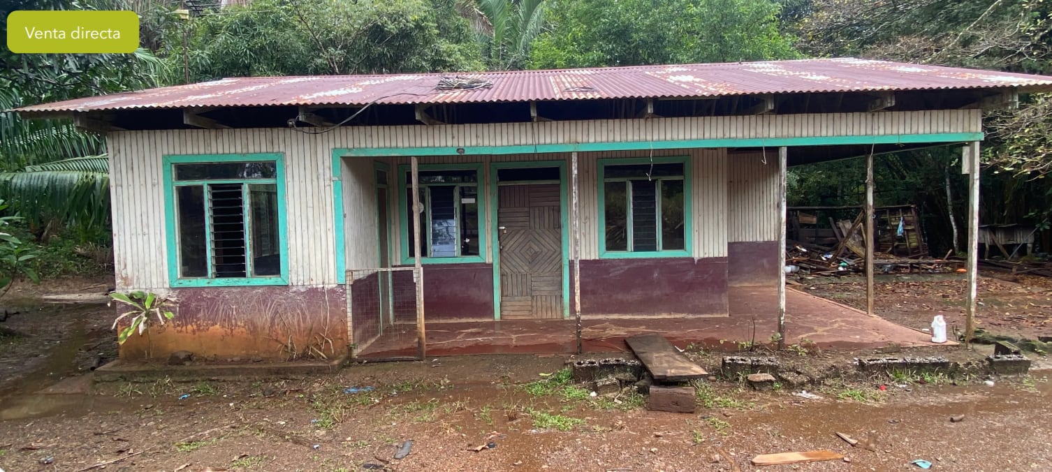 Lote con construcciones en Nandayure