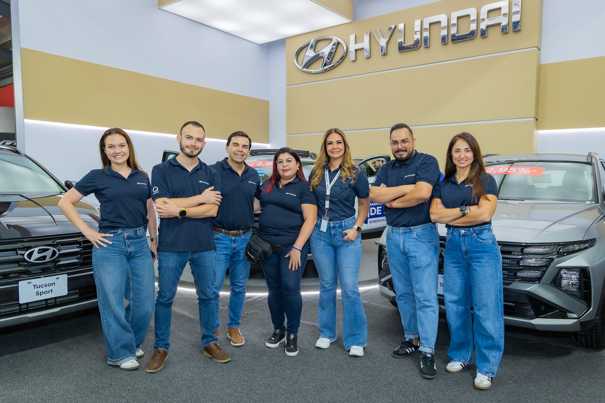 Yenci Mata Angulo llegó a trabajar normalmente a la Expomóvil del año pasado, de un pronto a otro se comenzó a sentir mal y cuando iba para el baño con la ayuda de una compañera se desmayó.